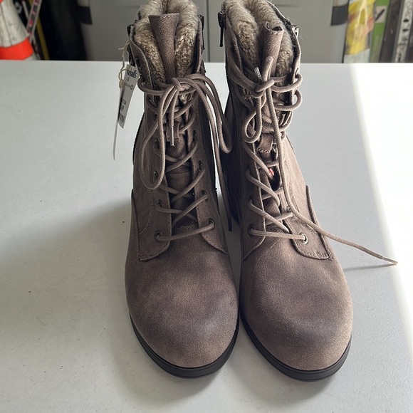 New White Mountain Boots. Size 10. - Picture 4 of 5